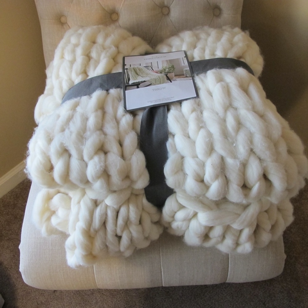 🔴🔴🔴SOLD🔴🔴🔴Threshold Super Chunky Knit Woven Throw 50" x 60" NWT - Picture 4 of 8